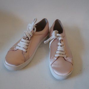 WOMENS SAKS FIFTH AVENUE BLUSH PINK SATIN LACE-UP SNEAKERS 8 *